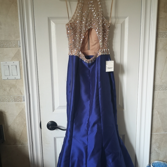 Blue mermaid gown BNWT - Size 2 - Picture 2 of 2